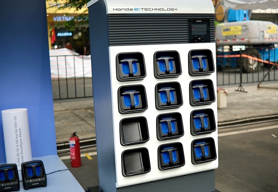 Thành phố Hồ Chí Minh thí điểm đặt trạm đổi pin xe điện tại các trụ đèn chiếu sáng công cộng