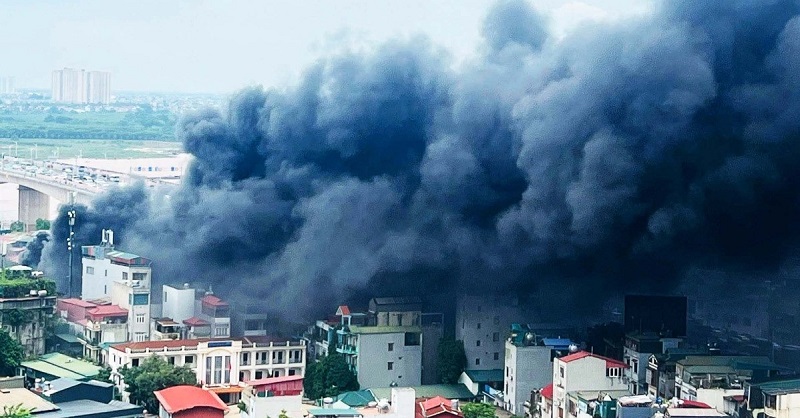 Hỏa hoạn thiêu rụi bãi trông giữ xe tại Thượng Thanh: Nguy cơ từ các điểm gửi xe tự phát