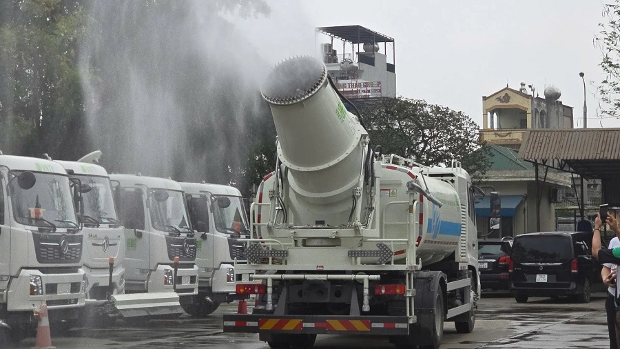 Hà Nội Tăng Cường Hệ Thống Pháo Nước: Giải Pháp Cấp Bách Dập Bụi Mịn