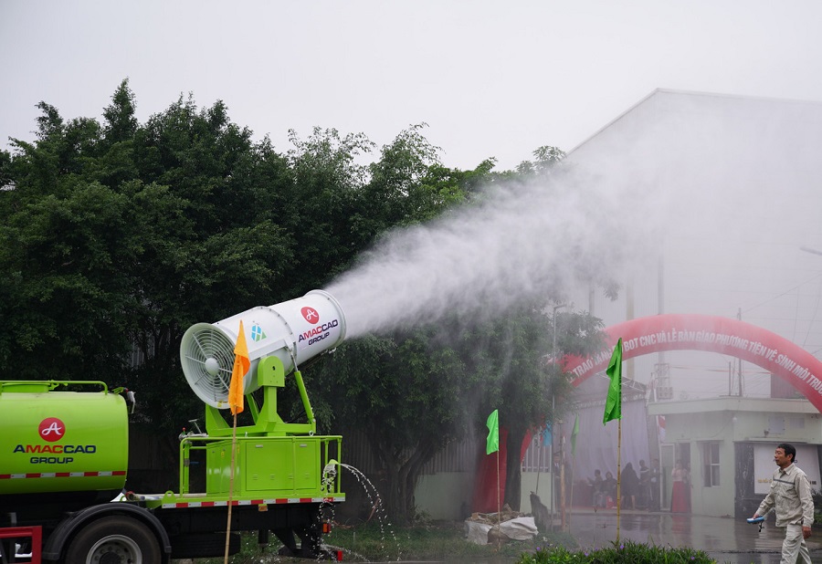 Hà Nội Tăng Cường Hệ Thống Pháo Nước: Giải Pháp Cấp Bách Dập Bụi Mịn