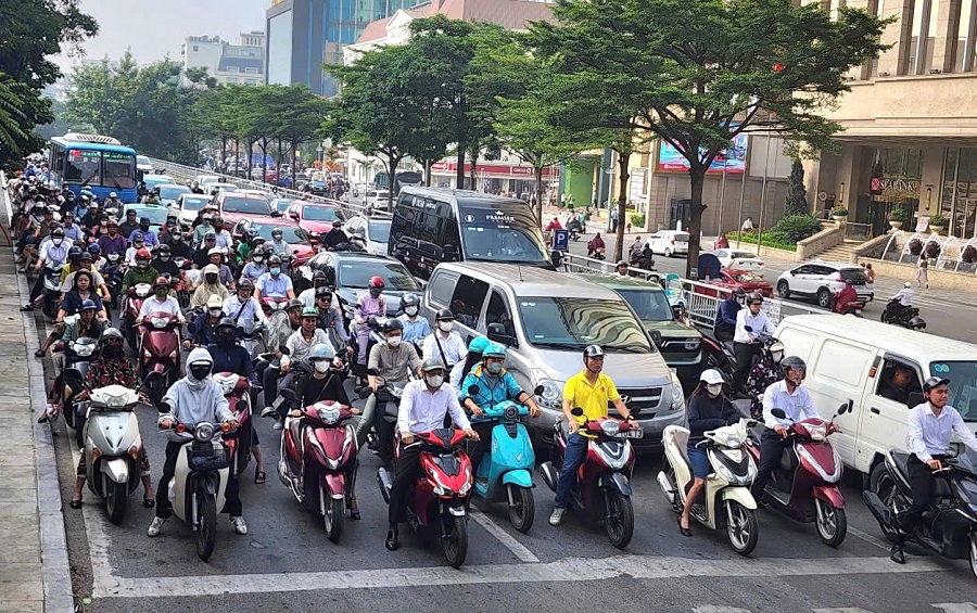 Hà Nội điều chỉnh lộ trình cấm xe máy, mở đường cho phương tiện xanh