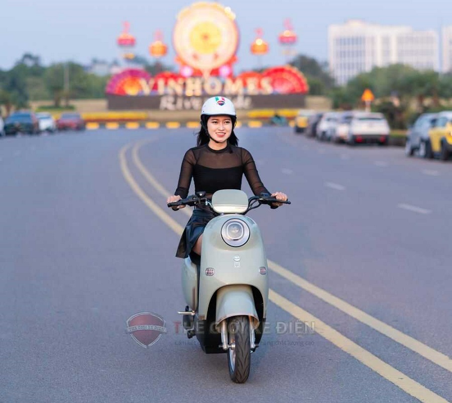 Dùng xe đạp điện có bắt buộc phải đội mũ bảo hiểm hay không?