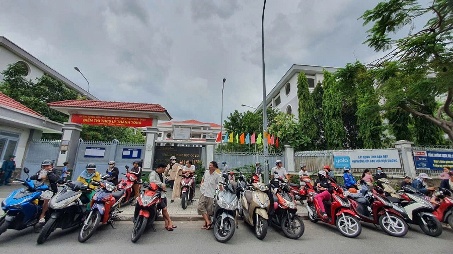 Chấn chỉnh vi phạm giao thông học đường: Phụ huynh ký cam kết không giao xe cho con