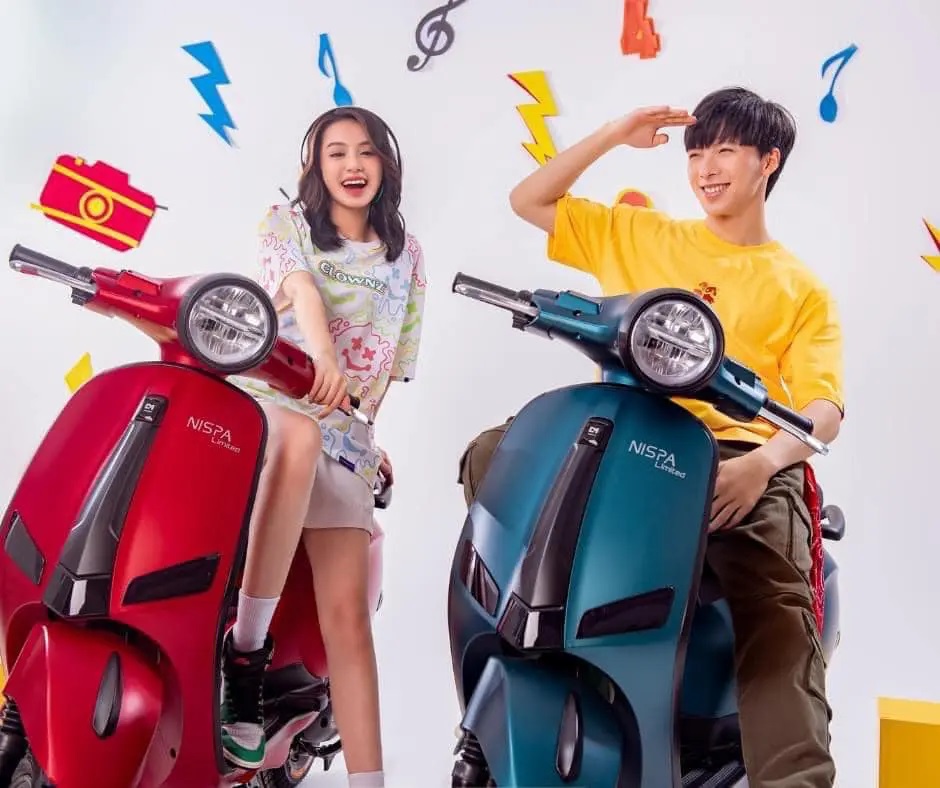 Tháo bình ắc quy xe điện ra sạc riêng có được không?