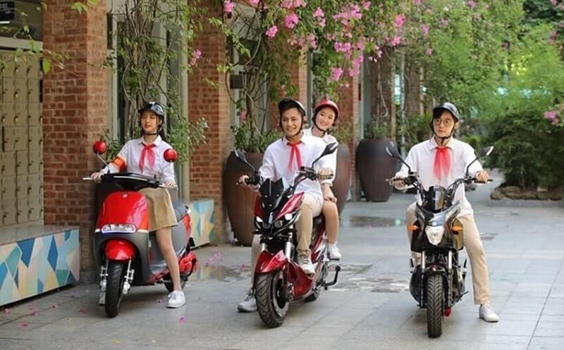 Xe đạp điện chỉ được chở 1 người, trừ trẻ dưới 7 tuổi