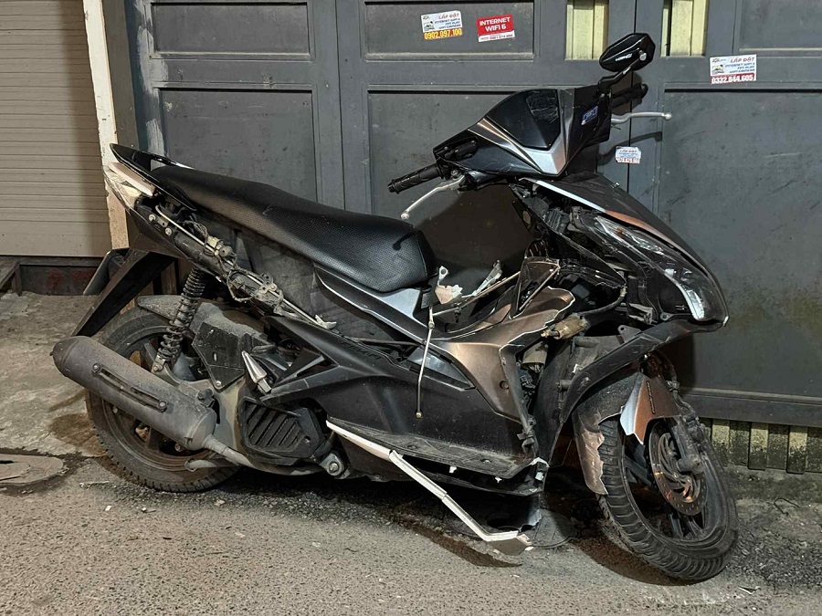 Kinh hoàng vụ xe tải tông liên hoàn 6 phương tiện tại Hoàng Mai rồi bỏ trốn