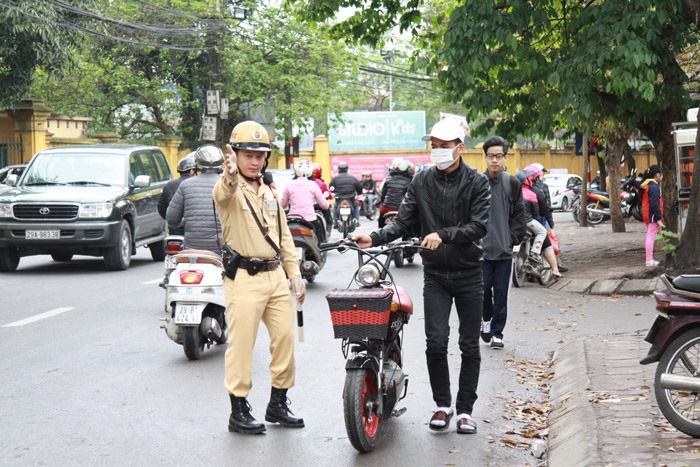 Nhiều người bị xử phạt khi chưa hiểu luật mới dành cho xe điện Nhiều người bị xử phạt khi chưa hiểu luật mới dành cho xe điện