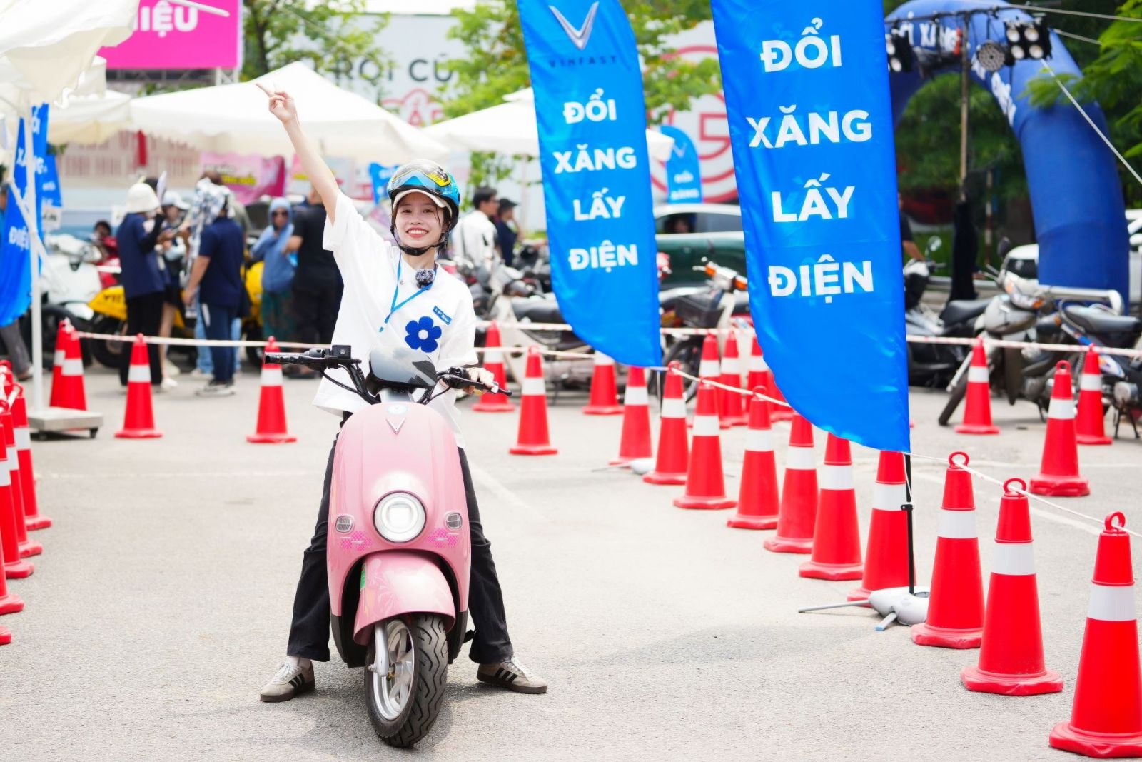 Chính sách đổi cũ lấy mới kích hoạt lượng người dùng xe điện tăng đột biến