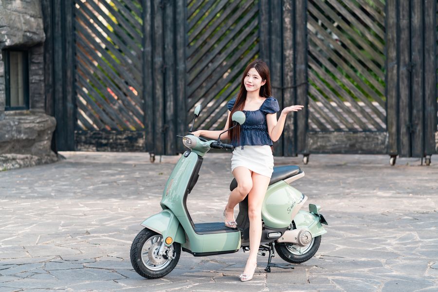 Xe đạp điện "vặn ga là chạy" có còn hợp pháp cho học sinh cấp 2?