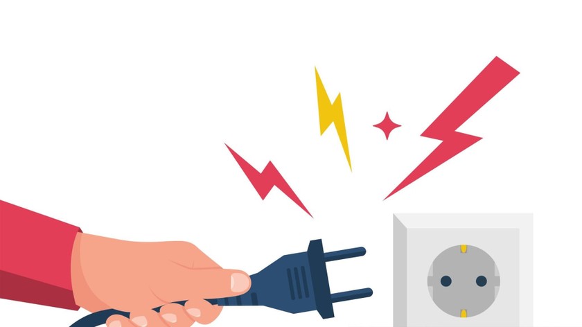 Một học sinh cấp 2 tử vong do bị điện giật khi cắm sạc pin xe điện