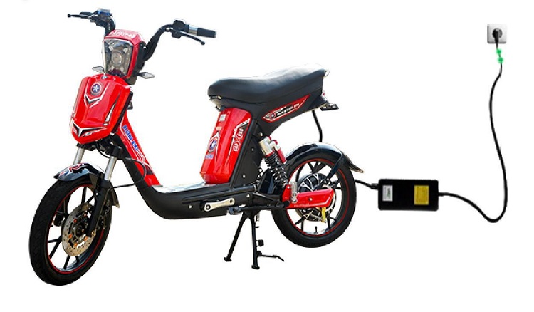 Một học sinh cấp 2 tử vong do bị điện giật khi cắm sạc pin xe điện