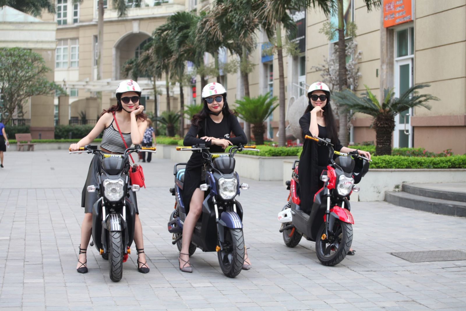 Nguy hiểm tiềm ẩn khi chở quá tải trên xe đạp điện