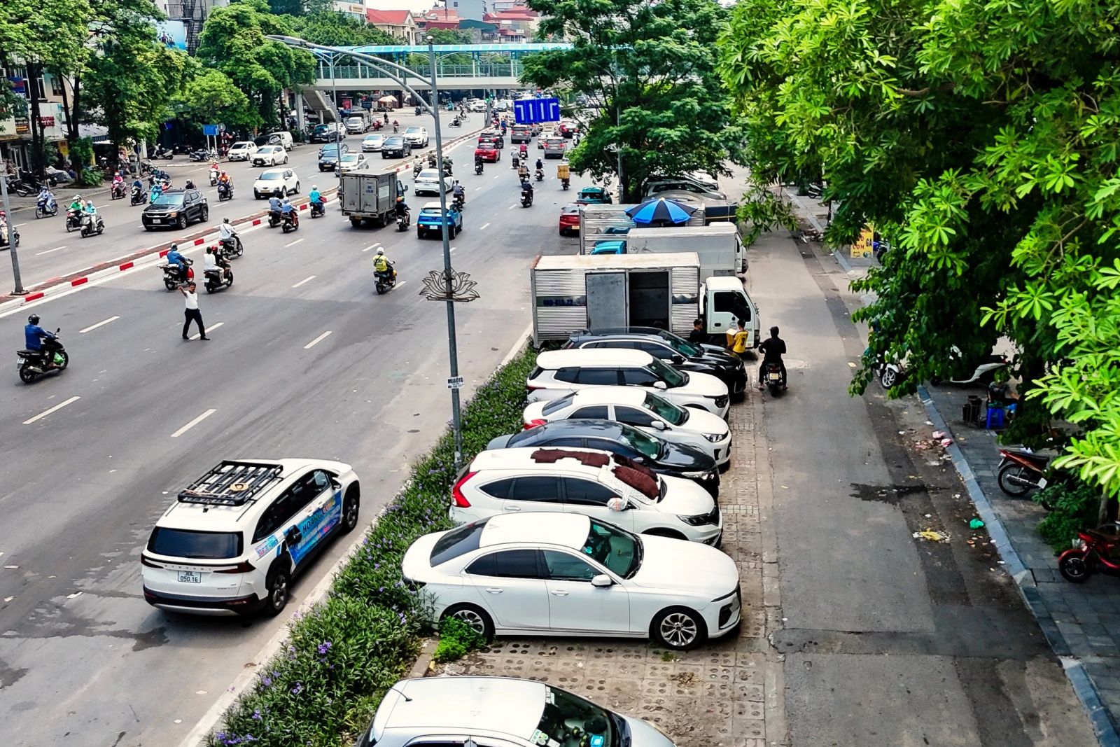 Hà Nội đề xuất lắp đặt 1.400 trạm sạc xe điện phủ khắp thành phố