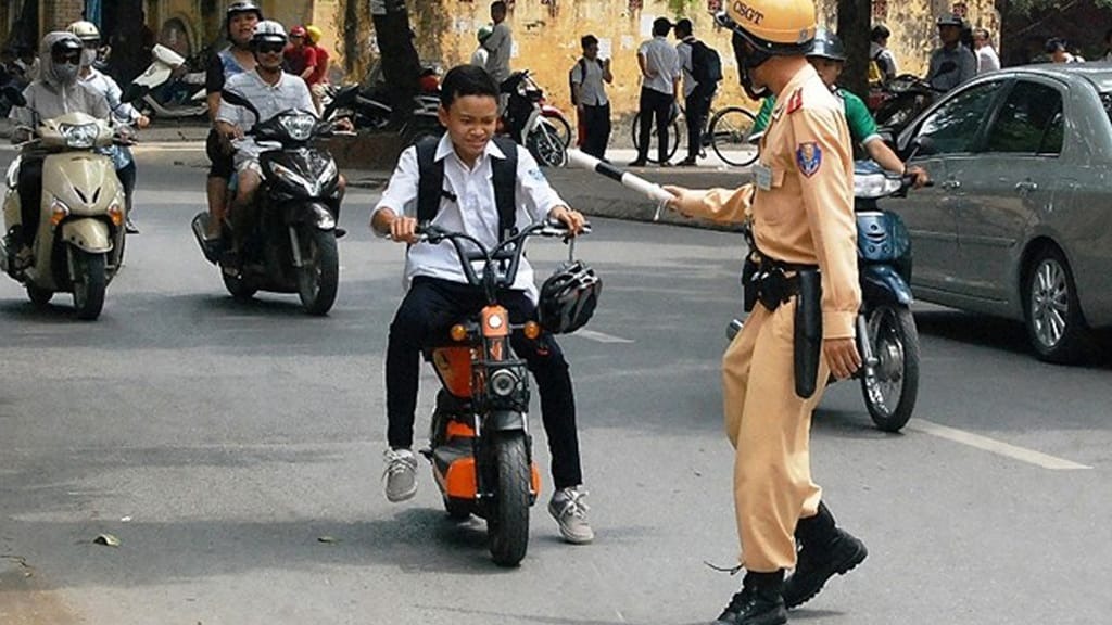 Phân Biệt Xe Máy Điện Và Xe Đạp Điện Để Không Mua Nhầm, Đi Sai Luật