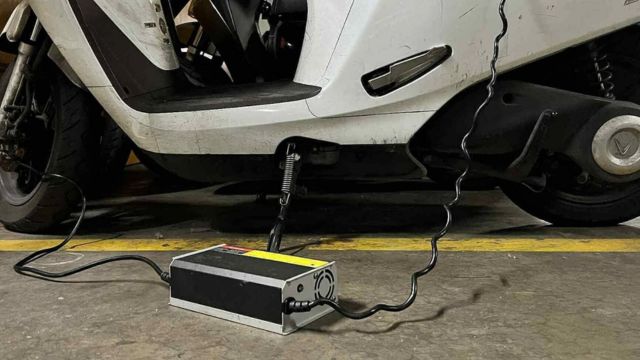 3-yeu-to-gay-chay-no-pin-lithium-ion-va-cach-chon-xe-dien-an-toan