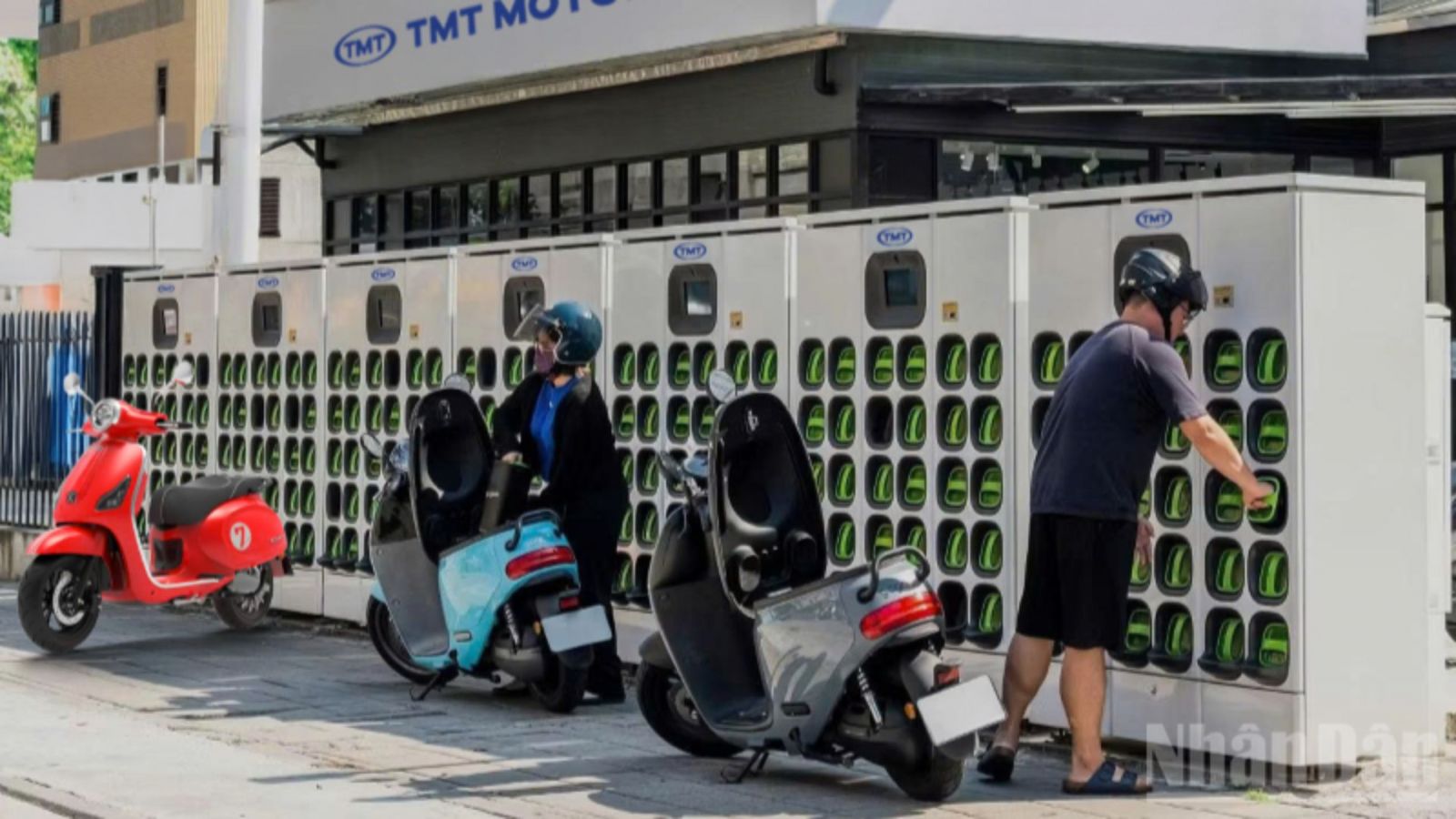 Đổi pin thay vì sạc: Lời giải mới cho bài toán giao thông xanh trong khu dân cư đông đúc