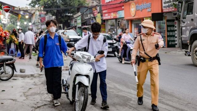 Vì sao học sinh ngày càng coi nhẹ luật giao thông