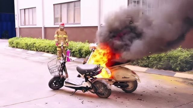 3 yếu tố gây cháy nổ Pin Lithium-ion và cách chọn xe điện an toàn. 