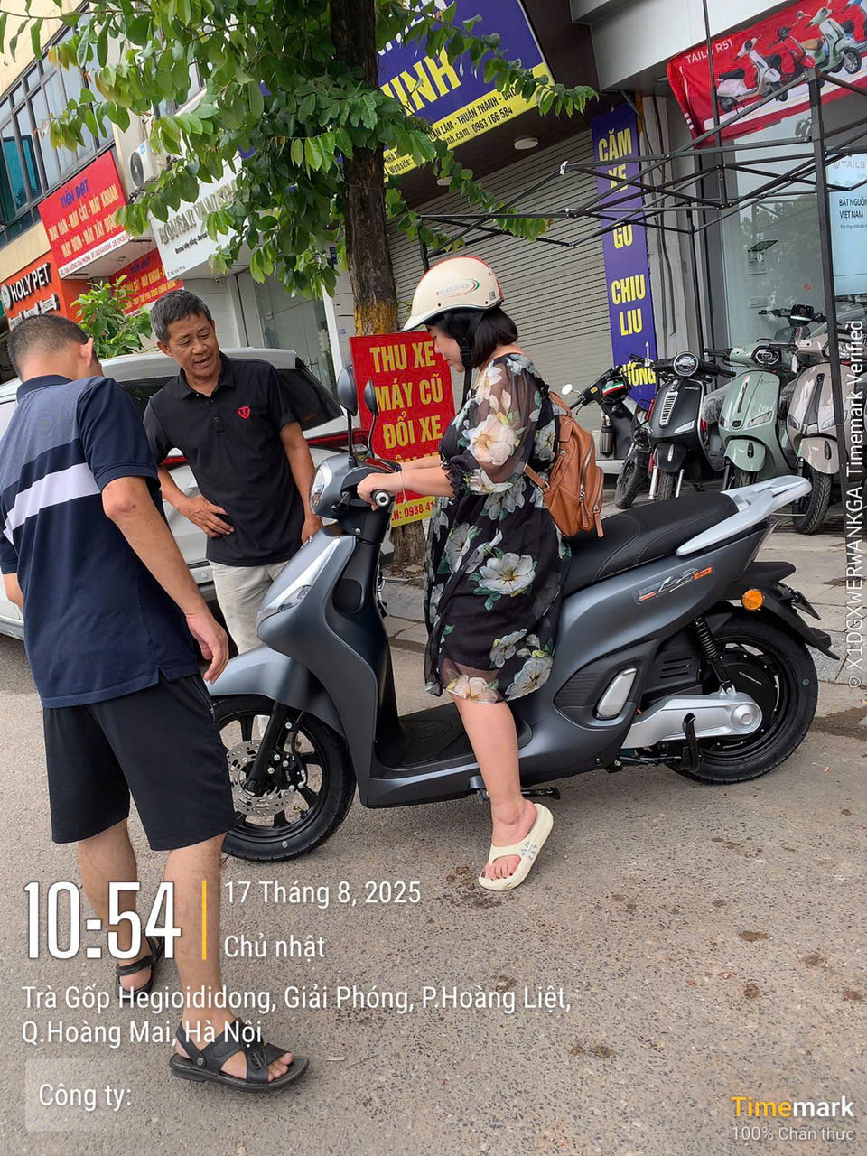 Anh chị khách hàng chốt ngay Dibao LS007 – lựa chọn di chuyển xanh