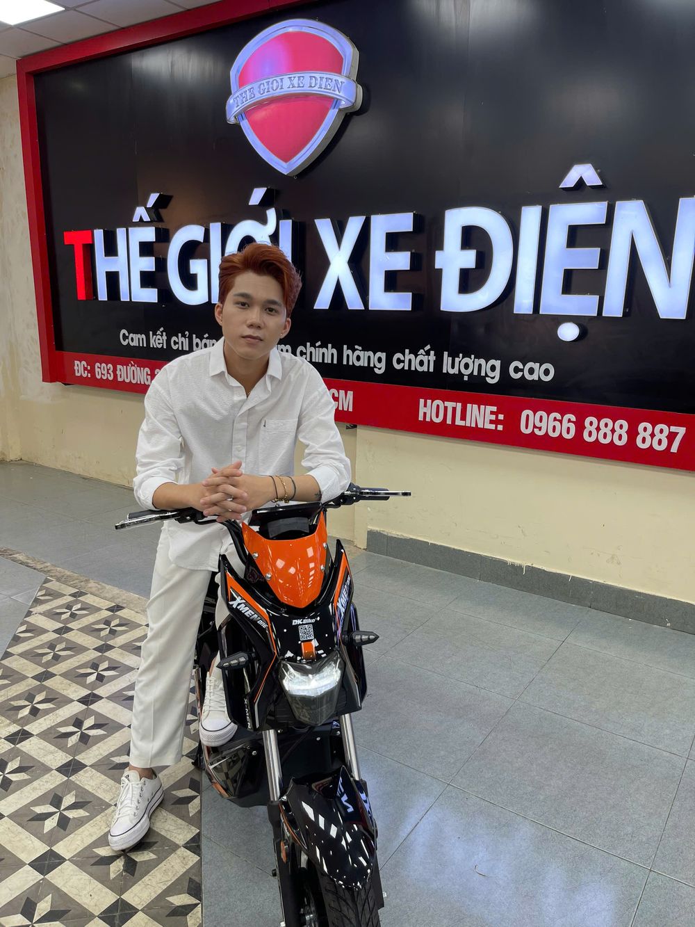 Ca Sĩ Thành Đạt lựa chọn Xmen One Dk Bike tại Thế Giới Xe Điện