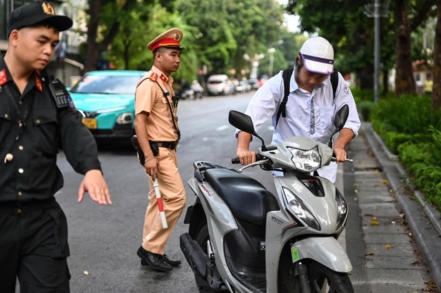 Vì sao phụ huynh không nên đứng tên xe điện cho con khi chưa đủ tuổi?