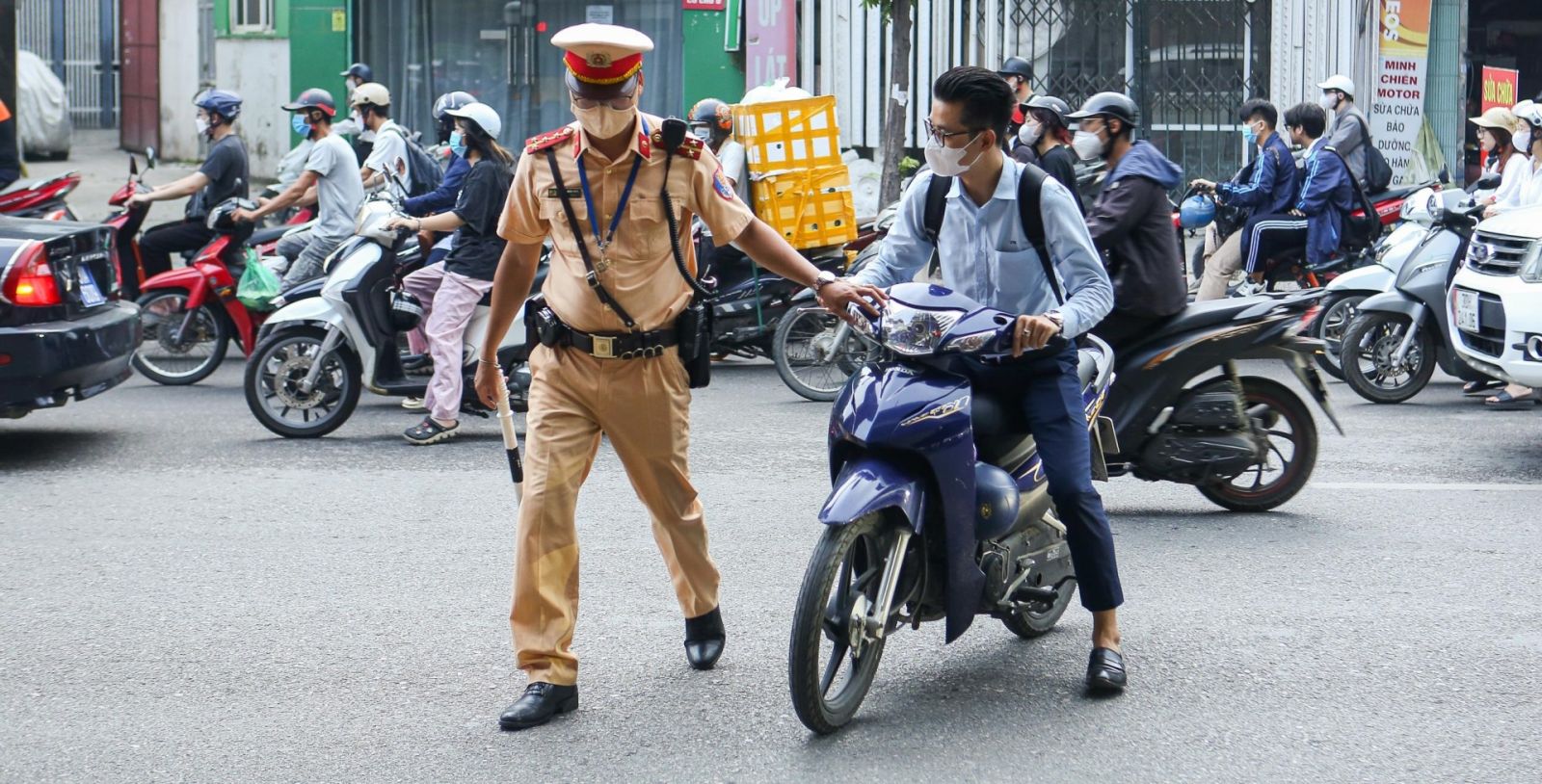 Vì sao phụ huynh không nên đứng tên xe điện cho con khi chưa đủ tuổi?