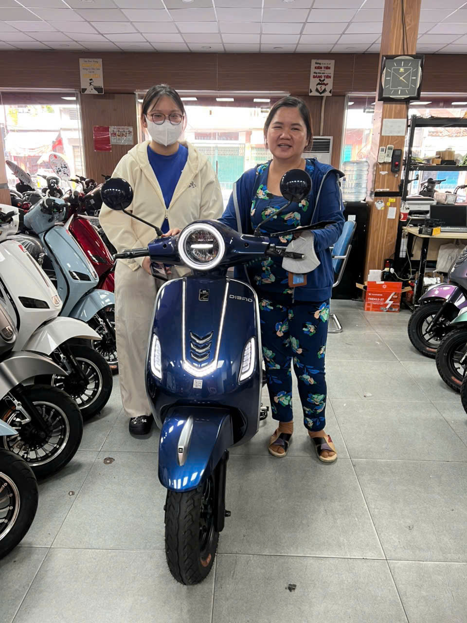 Việt Nam trước ngã rẽ lịch sử: Xe xăng hay xe điện - Bài toán định mệnh của người đô thị