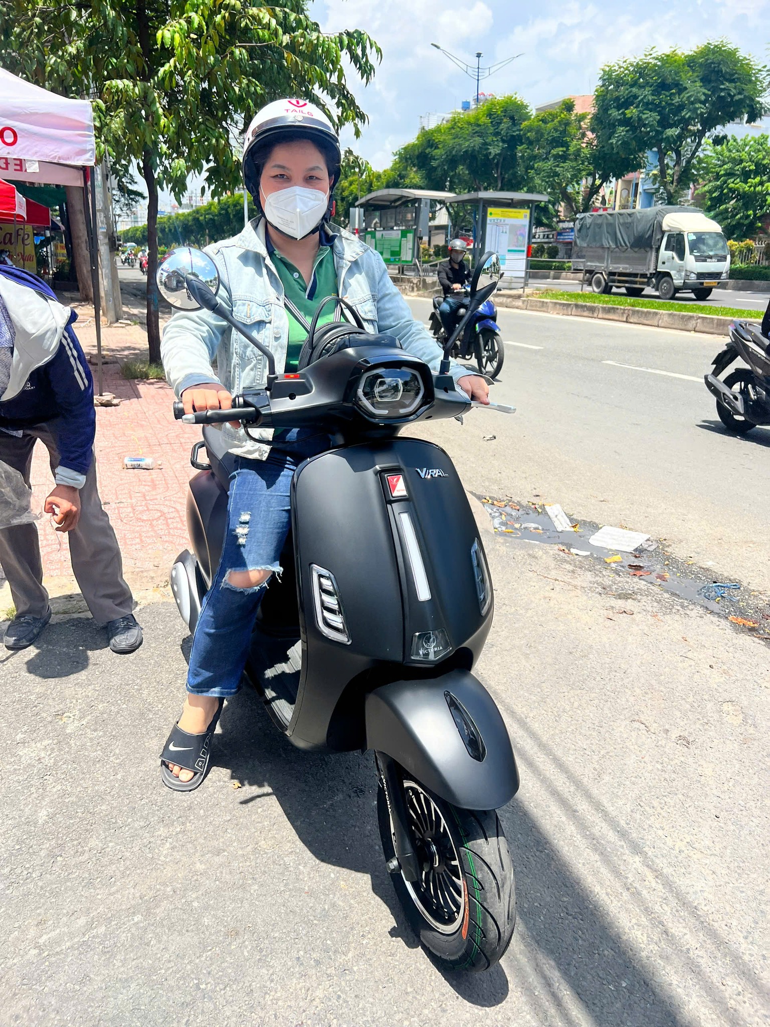 Tái sử dụng hay Tái chế pin xe điện? Bài toán chiến lược cho tương lai bền vững