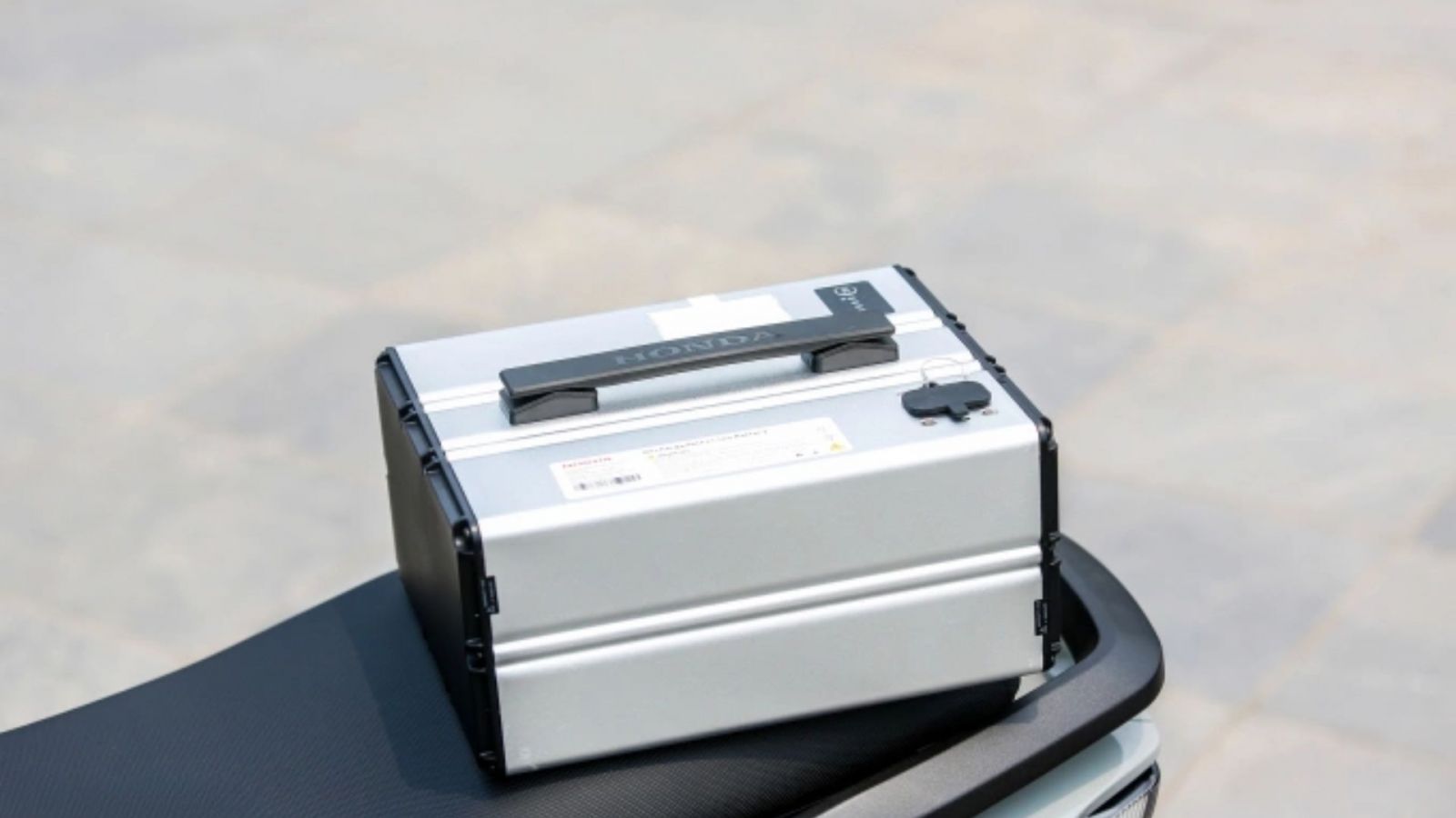 Pin xe điện chuẩn và pin trôi nổi khác biệt không chỉ nằm ở giá tiền