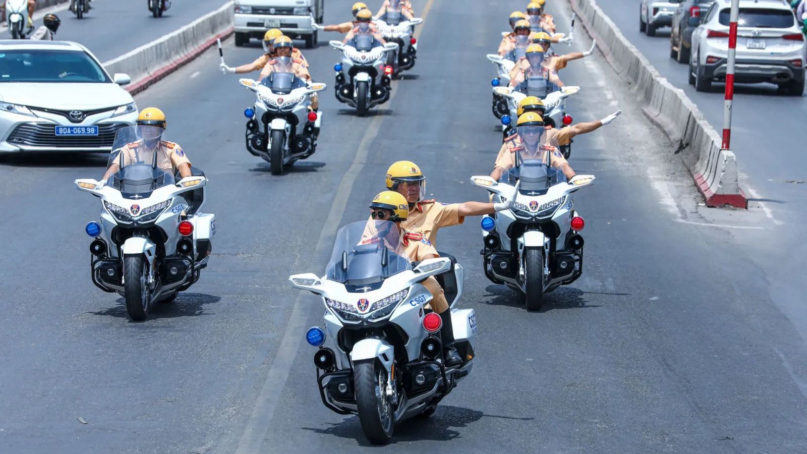 Điều chỉnh giao thông dịp Đại hội XIV và giải pháp di chuyển nào phù hợp?