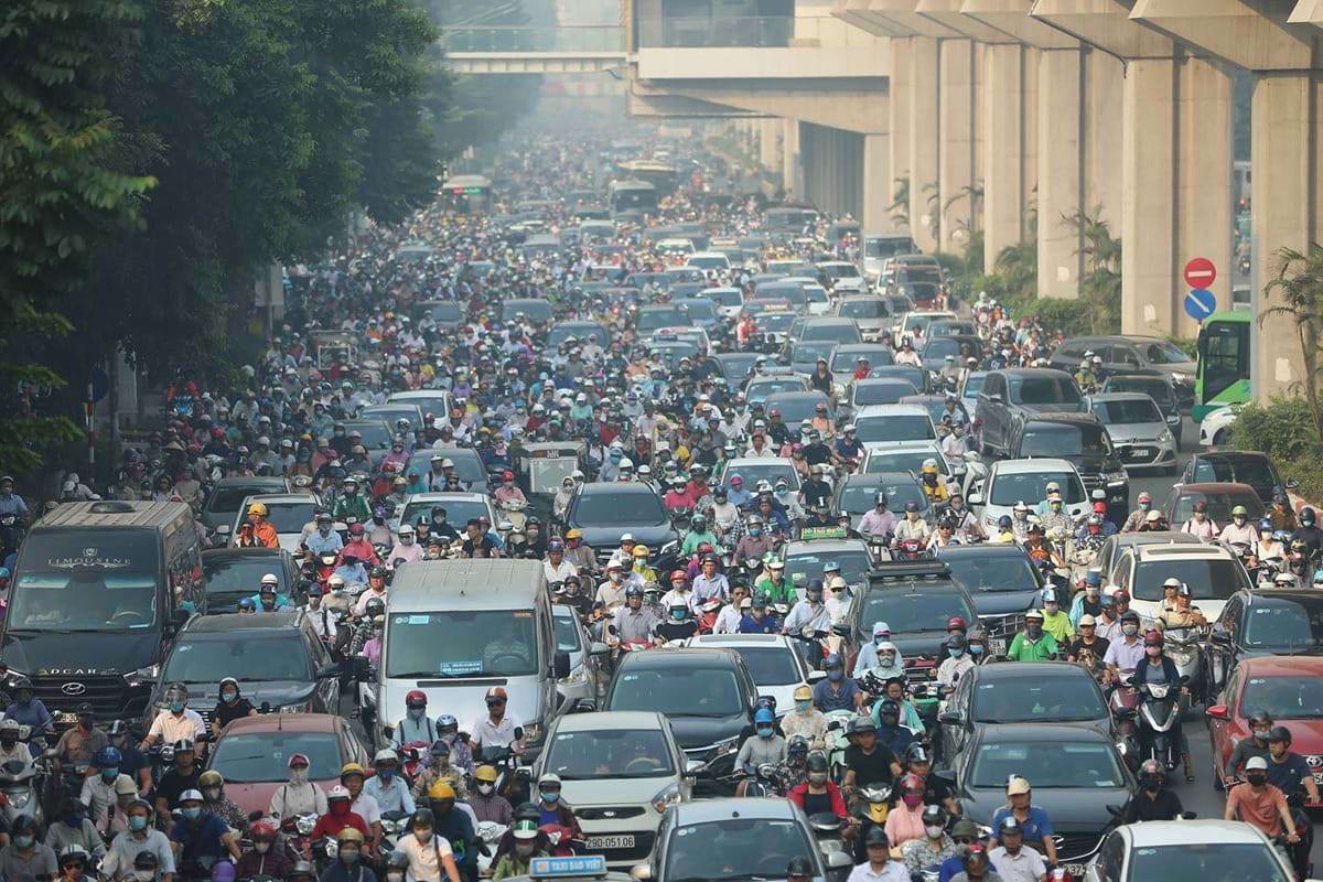 Đừng vội bán xe xăng, hiểu đúng lộ trình để không đứng ngoài trước thay đổi của Hà Nội