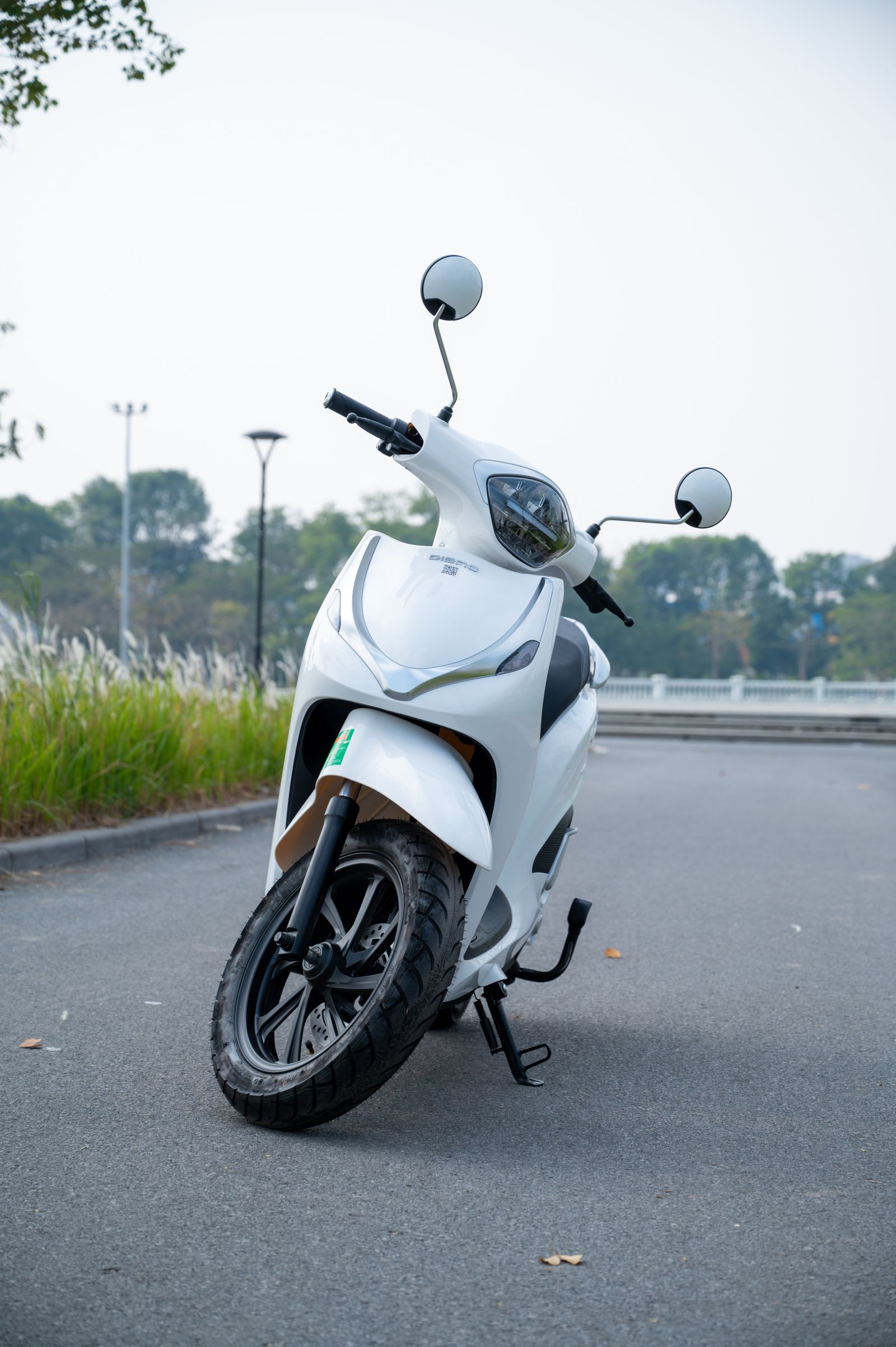 Chỉ hơn 20 triệu có thể sở hữu mẫu xe máy điện có kiểu dáng như xe máy SH