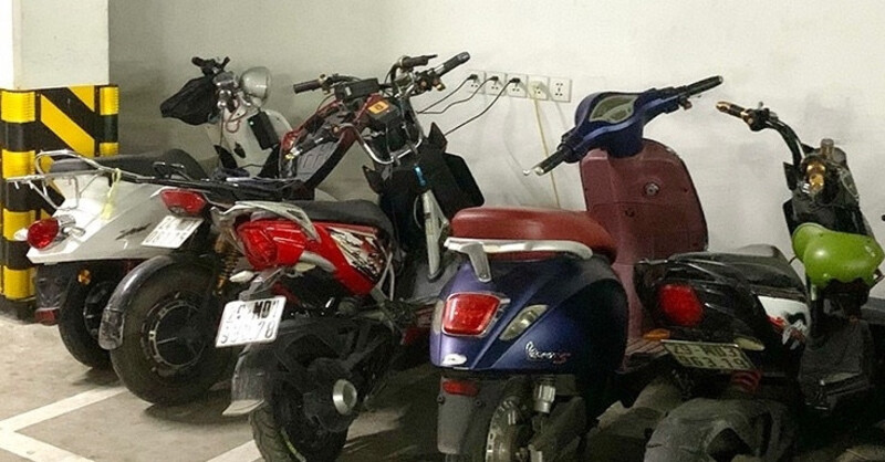 có nên để xe điện sạc qua đêm không
