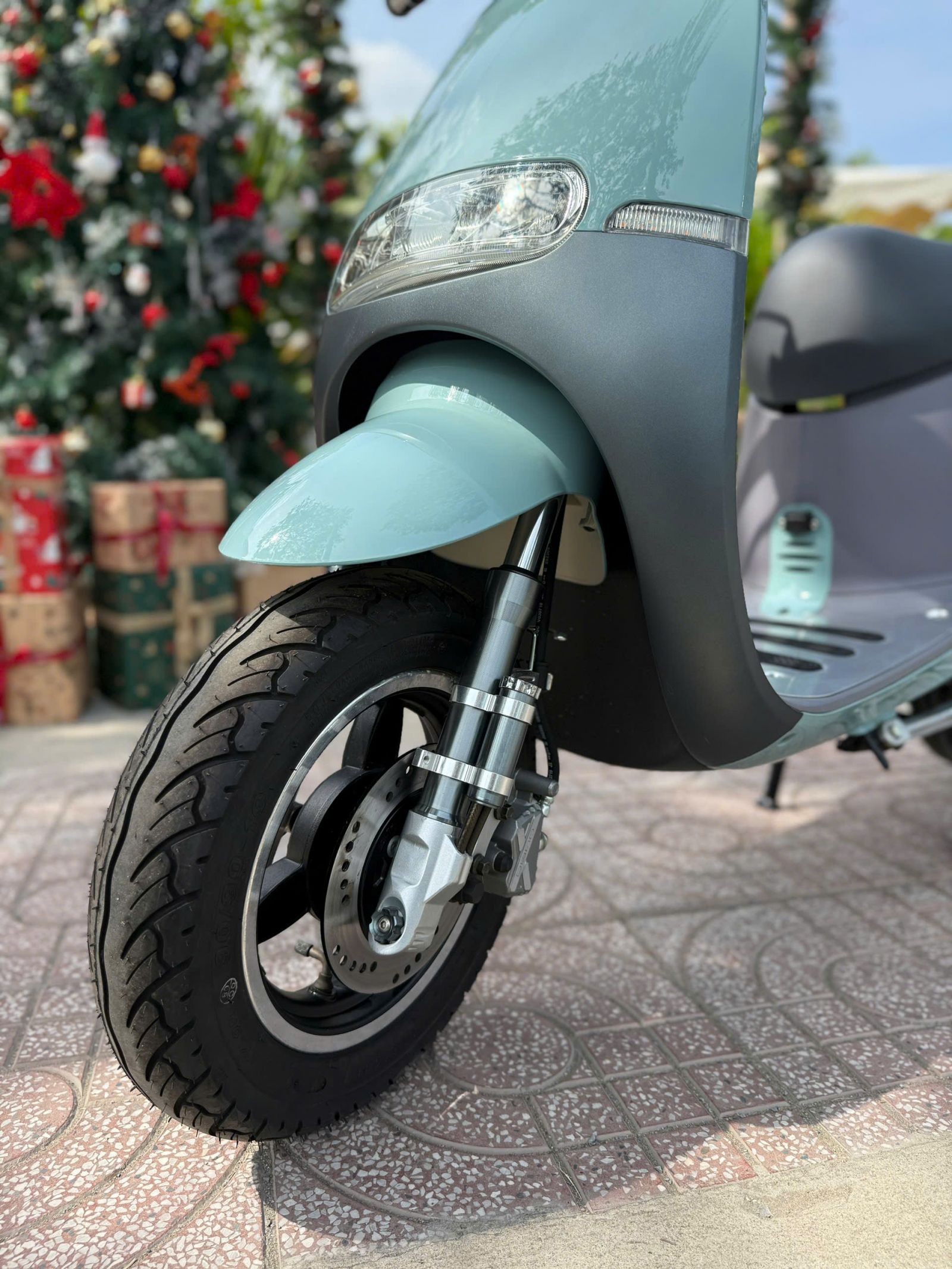 Đặt Mua Xe Máy Điện Online Tại Thế Giới Xe Điện: Giá Có Tốt Và Có Khuyến Mãi Gì Không?