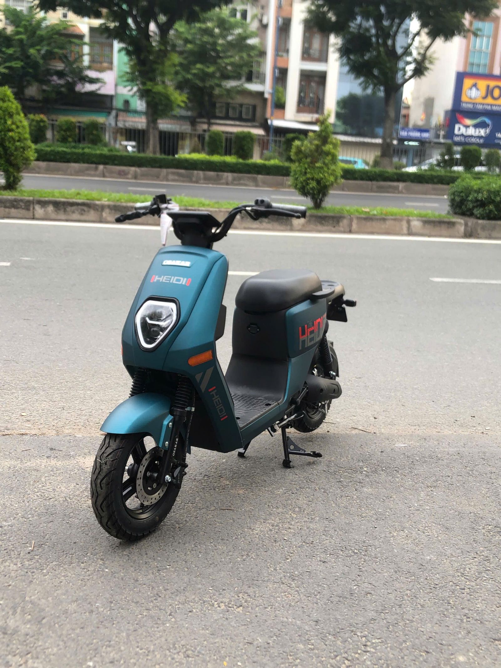 Hỏi xe dùng loại ắc quy nào: pin lithium hay ắc quy chì?