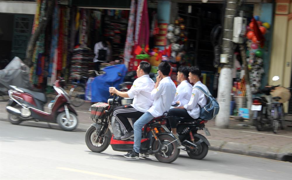 Lý do khiến xe đạp điện trở nên nguy hiểm hơn trong tay học sinh