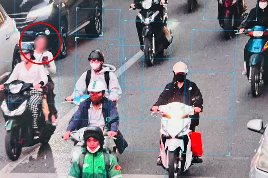 Ghi nhận từ hệ thống camera AI tại cổng trường học ở đô thị lớn