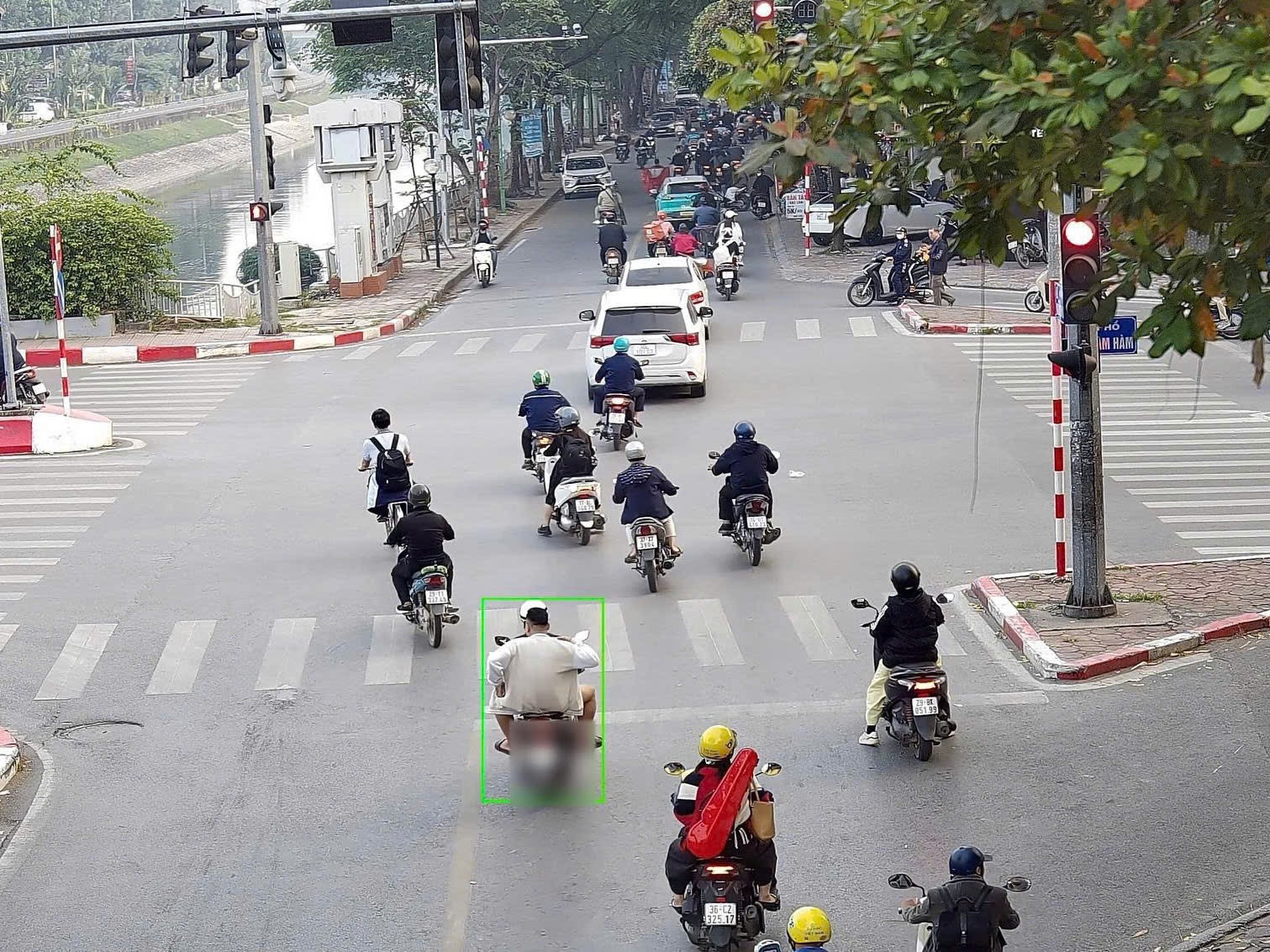 Ghi nhận từ hệ thống camera AI tại cổng trường học ở đô thị lớn
