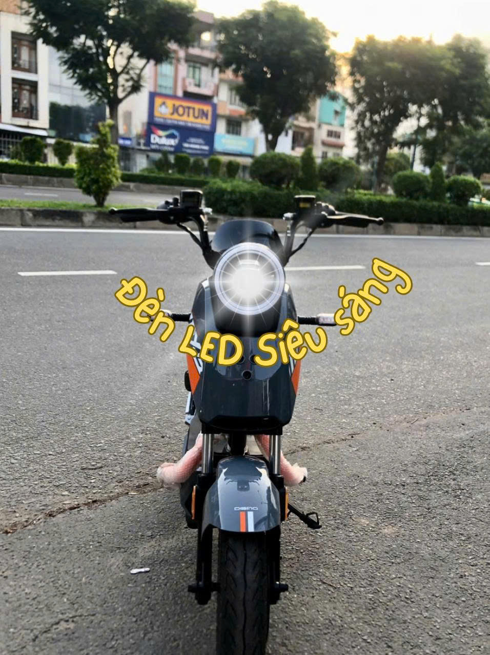 Xe chở nặng nên cần tiêu tốn nhiều điện hơn