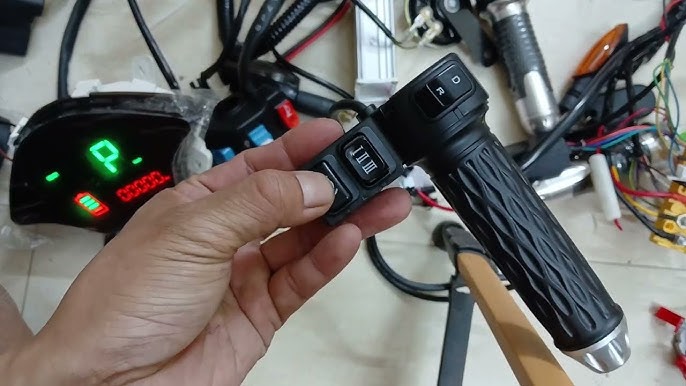 Nguyên nhân vì sao xe điện bóp còi mới chạy được