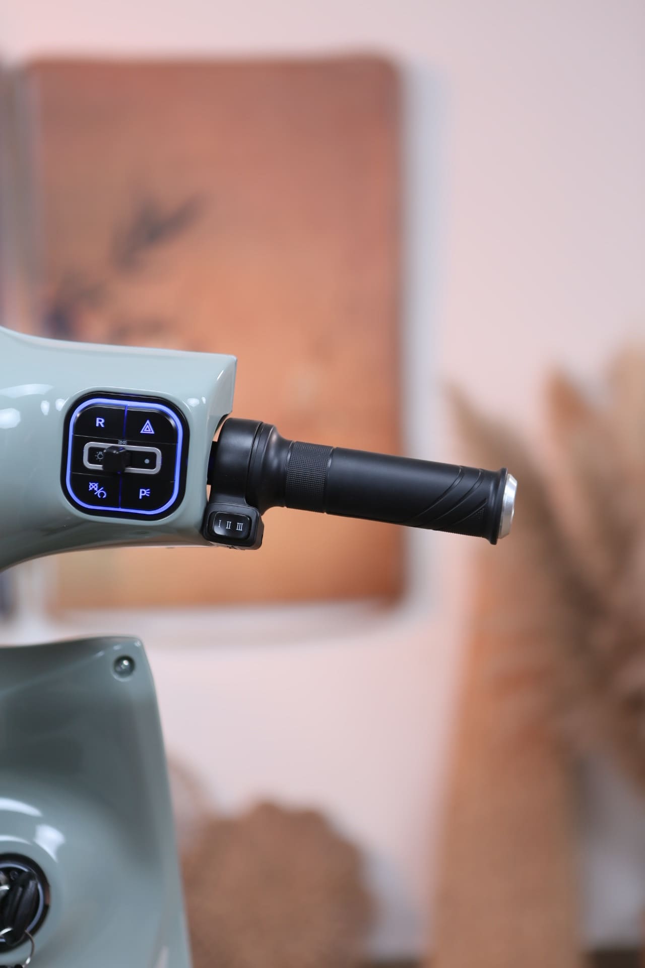 Test Va Đập Bộ Áo Xe Điện Dibao LS007 Khiến Bạn Bất Ngờ Vì Quá Đỉnh!