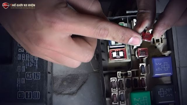 meo-giup-xe-dien-cu-chay-xa-hon-ben-hon-va-it-hong-vat (2)