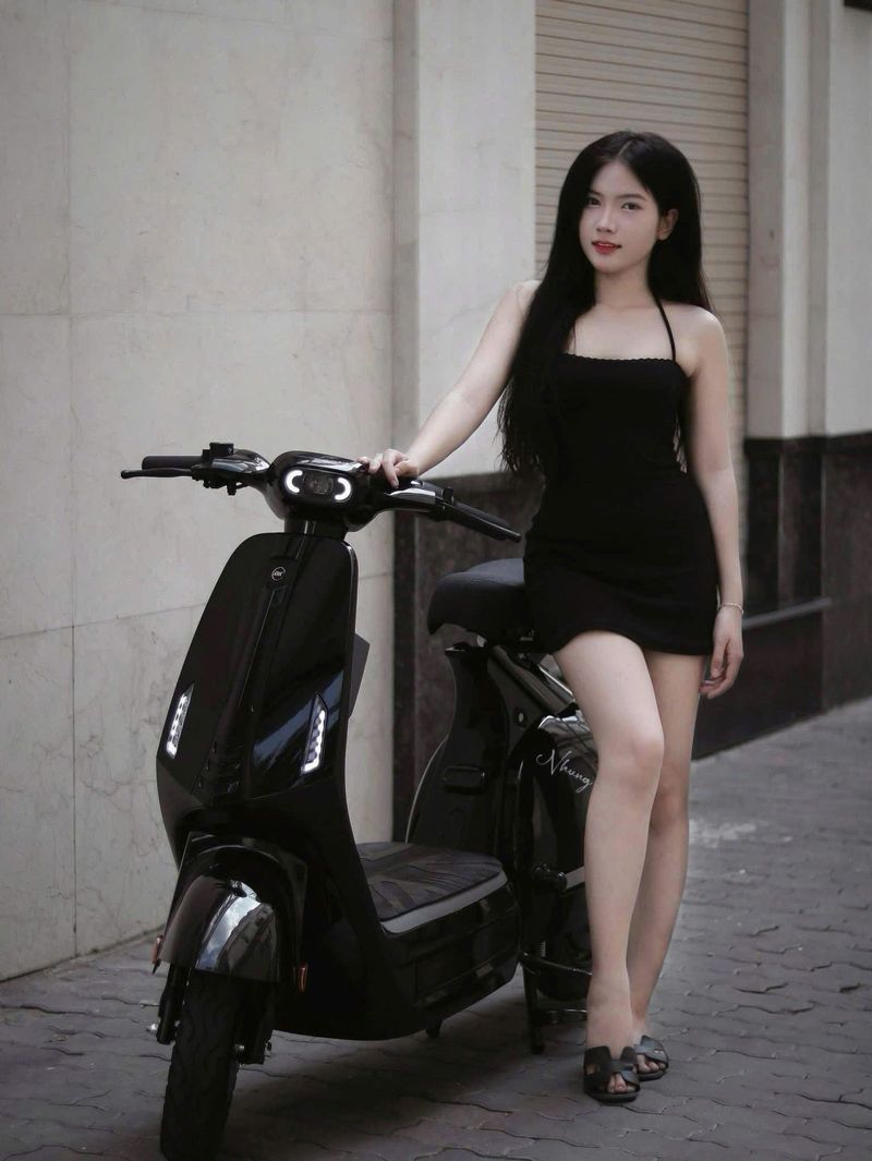 xe đạp điện dk v1 đen về với chị đẹp