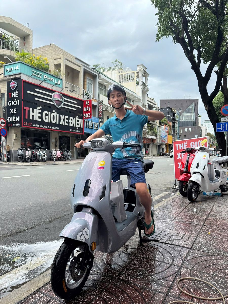 Chồng nhà người ta đây rồi! Chốt ngay TailG Hotgirl GR55 xám xanh tặng vợ tại Thế Giới Xe Điện Quận 3
