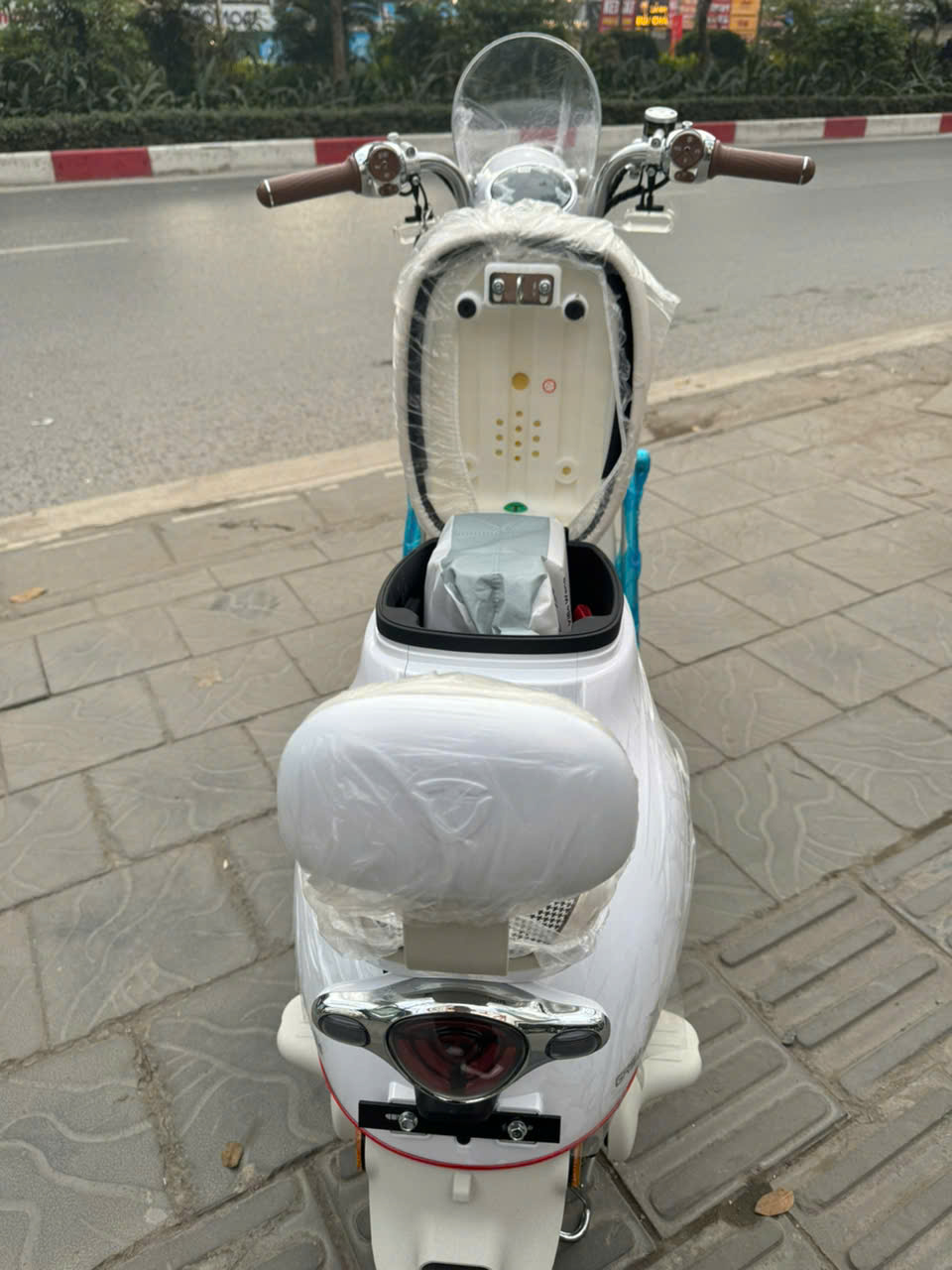 Người dùng bất ngờ giá xe điện giảm trong khi giá xăng đang tăng