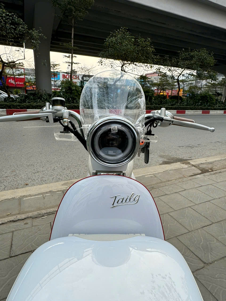 Người dùng bất ngờ giá xe điện giảm trong khi giá xăng đang tăng