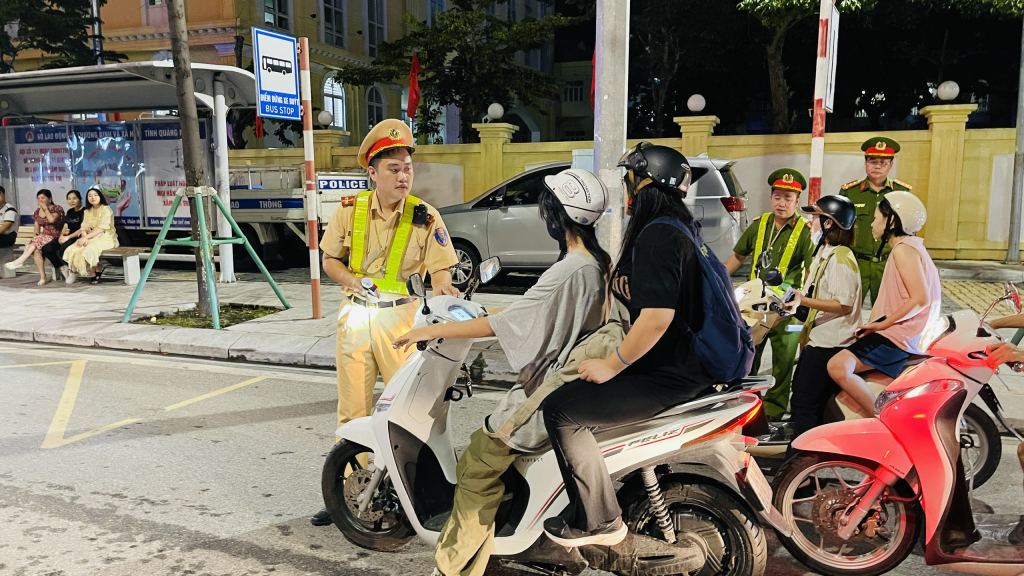 Học sinh hứng khởi với cách học giao thông kiểu mới