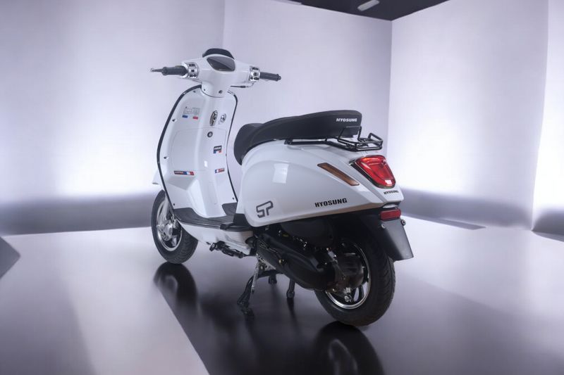 xe ga 50cc vespas sp hyosung