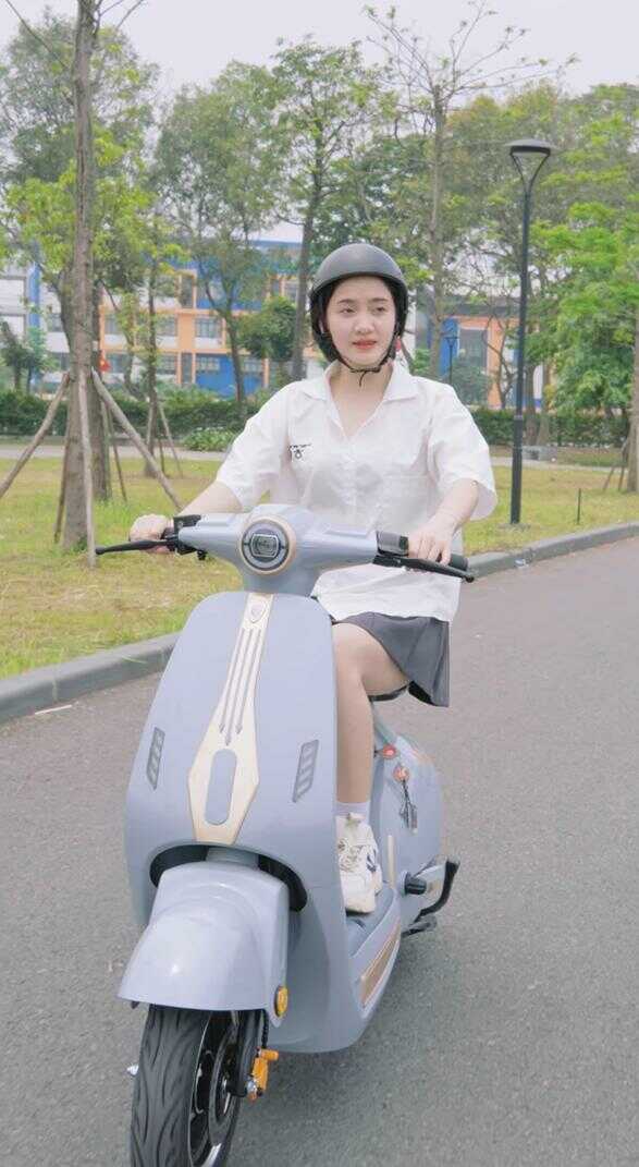xe đạp điện v2 hot girl