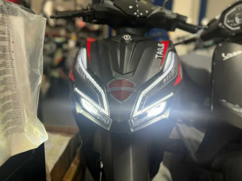 Hỗ trợ tiền, dân đổi xe xăng lấy xe điện